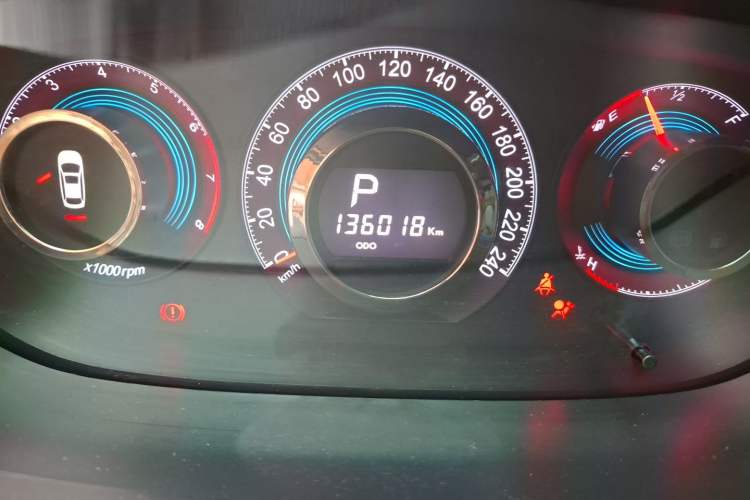 Used Luxgen Great 7 SUV 2015 2.2T Two-Wheel-Drive ZhiZun Version Odometer Close Up