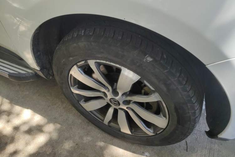 Used Luxgen Great 7 SUV 2015 2.2T Two-Wheel-Drive ZhiZun Version Right Front Wheel Hub