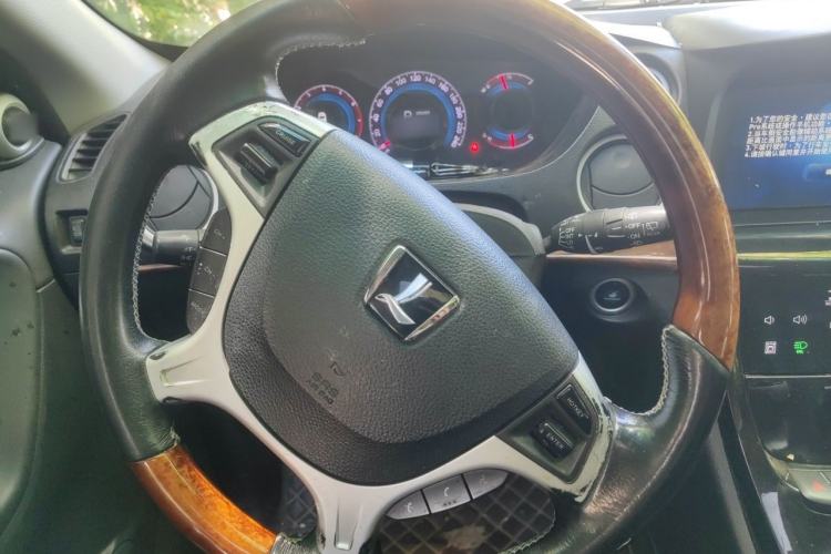 Used Luxgen Great 7 SUV 2015 2.2T Two-Wheel-Drive ZhiZun Version Steering Wheel