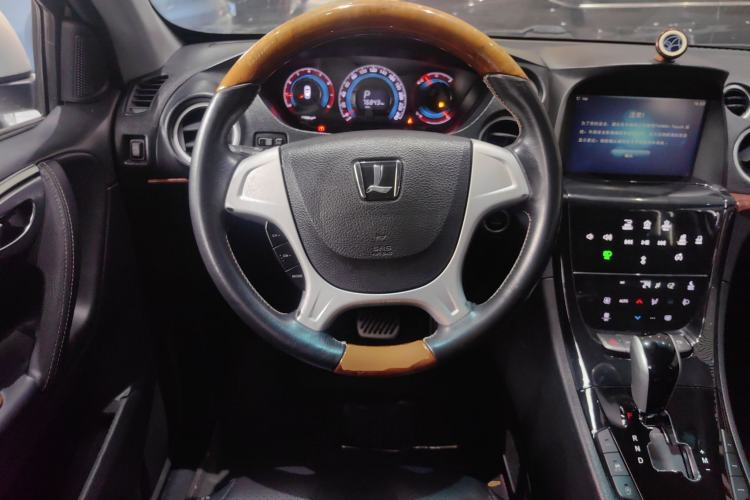Used Luxgen Great 7 SUV 2015 2.2T Two-Wheel Drive Smart Version Steering Wheel