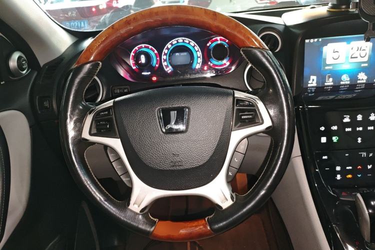 Used Luxgen Great 7 SUV 2015 2.2T Two-Wheel-Drive ZhiZun Version Steering Wheel