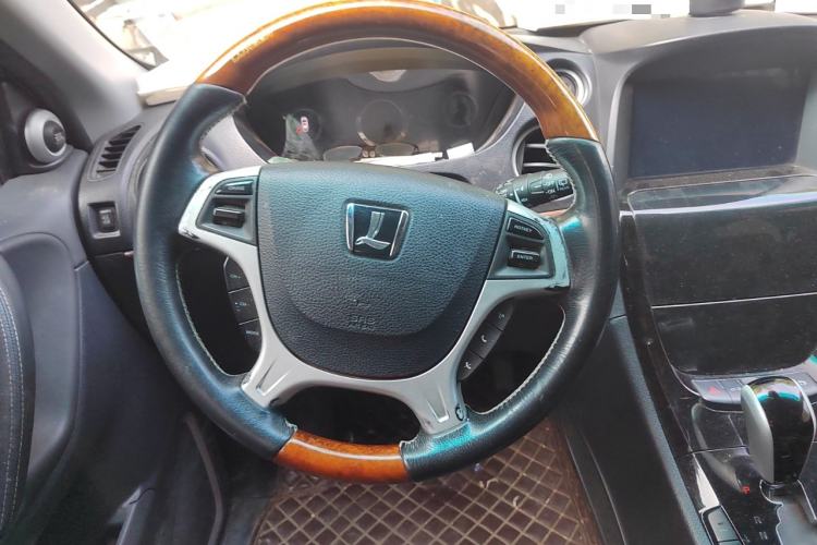 Used Luxgen Great 7 SUV 2015 2.2T Two-Wheel-Drive ZhiZun Version Steering Wheel