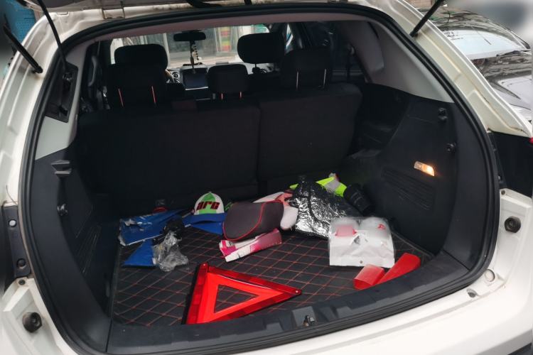 Used Luxgen Great 7 SUV 2015 2.2T Two-Wheel Drive Smart Version Trunk