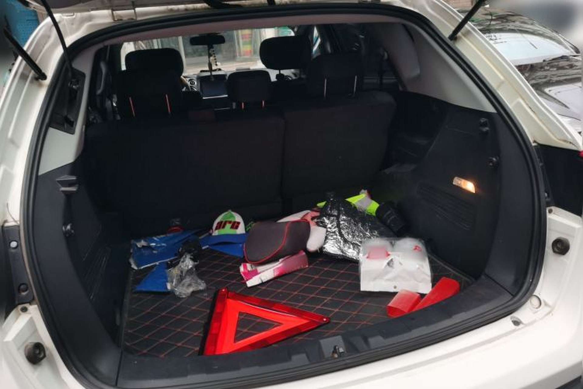 Used Luxgen Great 7 SUV 2015 2.2T Two-Wheel Drive Smart Version Trunk
