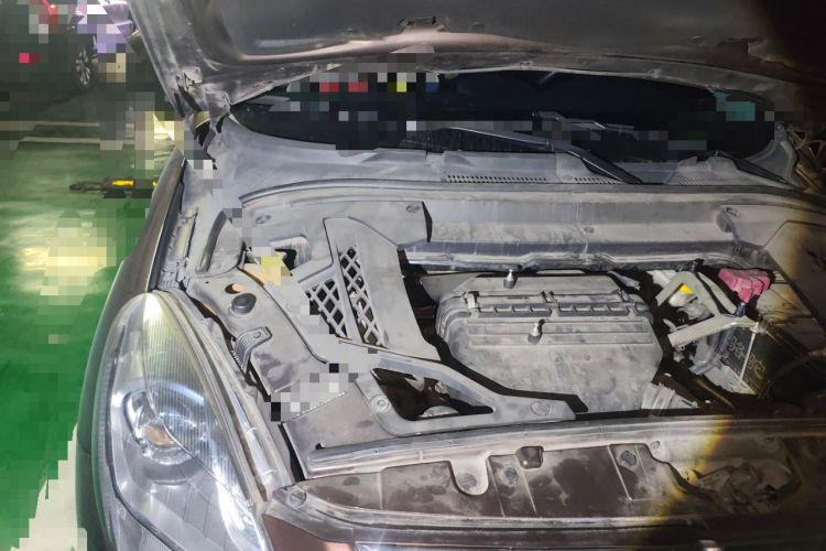Used Luxgen Great 7 SUV 2016 2.2T Two-Wheel Drive ZhiZun Version Engine Bay Right