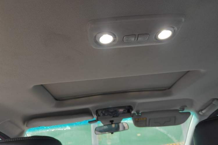 Used Luxgen Great 7 SUV 2016 2.2T Two-Wheel Drive ZhiZun Version Headliner