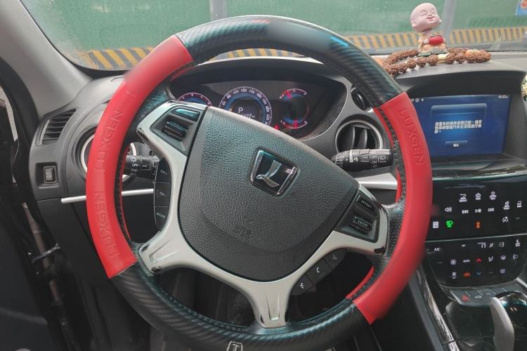 Used Luxgen Great 7 SUV 2016 2.2T Two-Wheel Drive ZhiZun Version Steering Wheel