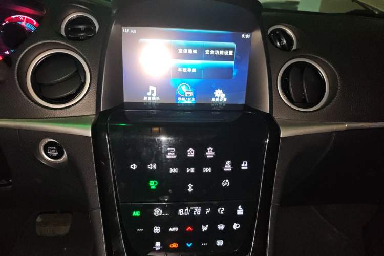 Used Luxgen Great 7 SUV 2016 2.2T Two-Wheel-Drive Smart Version Audio And AC Panel