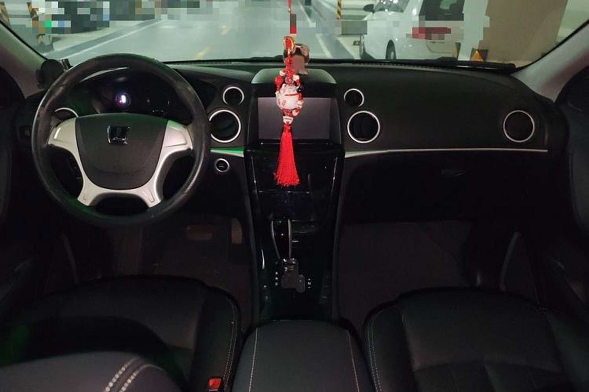 Used Luxgen Great 7 SUV 2016 2.2T Two-Wheel-Drive Smart Version Center Console