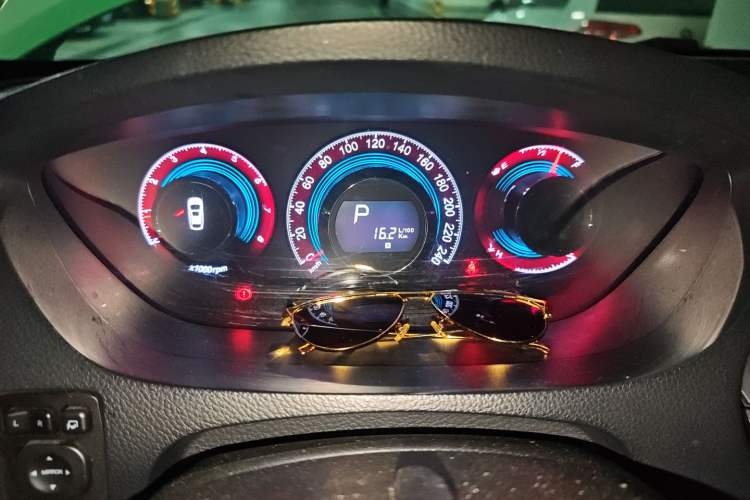 Used Luxgen Great 7 SUV 2016 2.2T Two-Wheel-Drive Smart Version Instrument Cluster