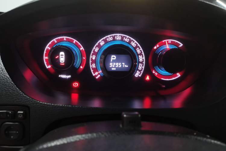 Used Luxgen Great 7 SUV 2016 2.2T Two-Wheel Drive ZhiZun Version Odometer Close Up