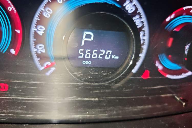 Used Luxgen Great 7 SUV 2016 2.2T Two-Wheel-Drive Smart Version Odometer Close Up