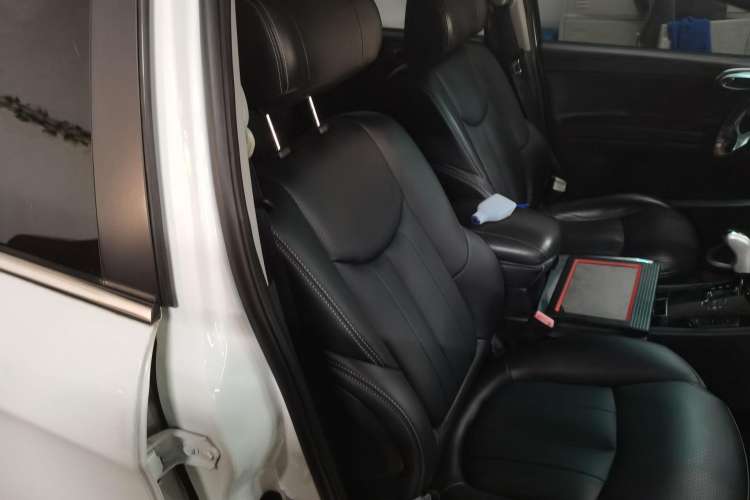 Used Luxgen Great 7 SUV 2016 2.2T Two-Wheel Drive ZhiZun Version Right Front Seat