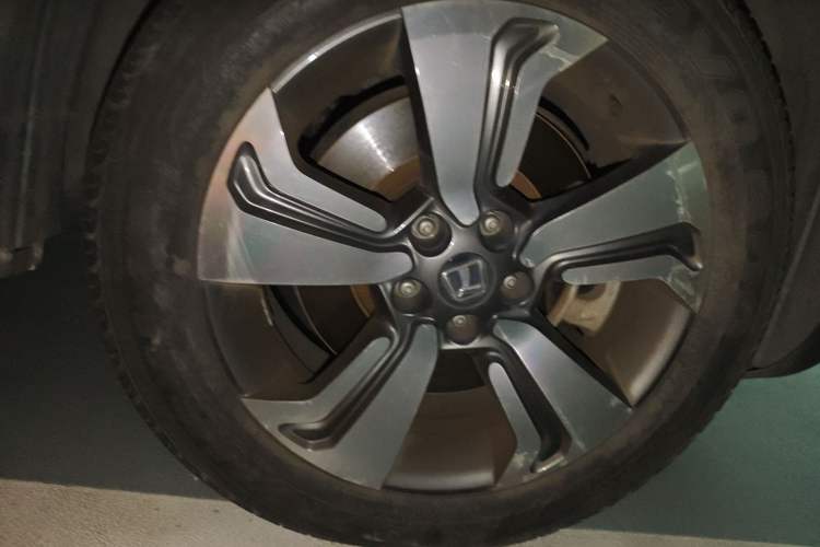 Used Luxgen Great 7 SUV 2016 2.2T Two-Wheel-Drive Smart Version Right Front Wheel Hub
