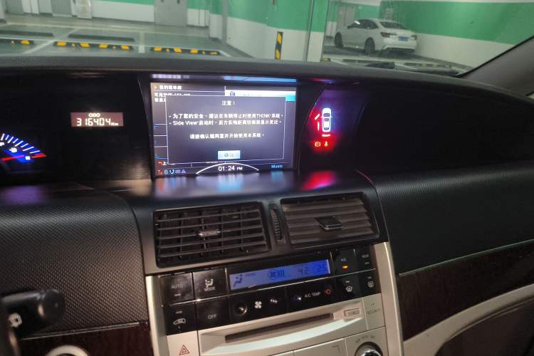 Used Luxgen MASTER CEO 2013 2.2T Executive Edition Audio And AC Panel