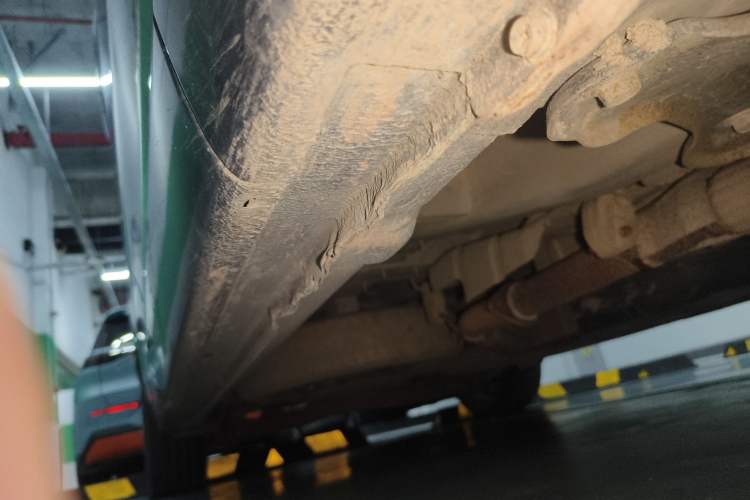 Used Luxgen MASTER CEO 2013 2.2T Executive Edition Chassis Front Right
