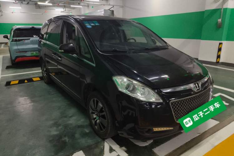 Used Luxgen MASTER CEO 2013 2.2T Executive Edition Front Right 45 Deg
