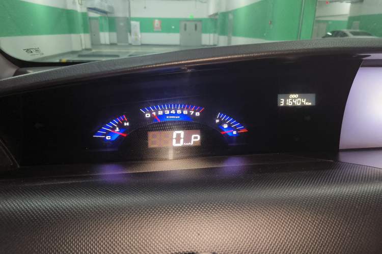 Used Luxgen MASTER CEO 2013 2.2T Executive Edition Instrument Cluster