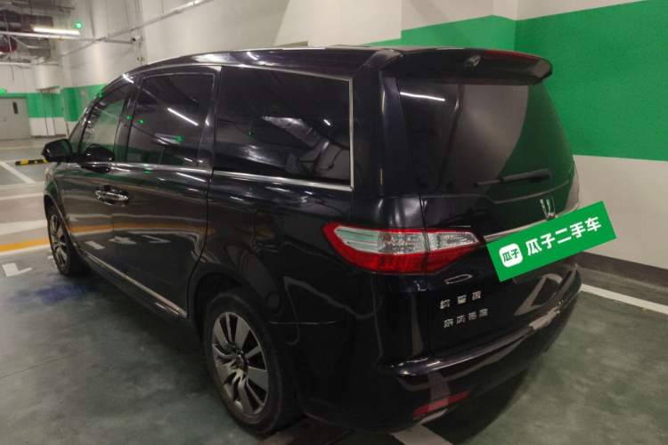 Used Luxgen MASTER CEO 2013 2.2T Executive Edition Rear Left 45 Deg
