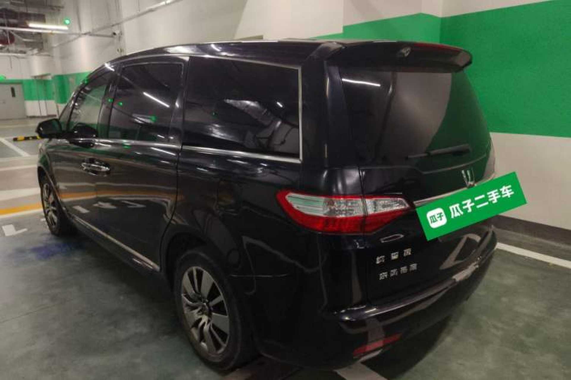 Used Luxgen MASTER CEO 2013 2.2T Executive Edition Rear Left 45 Deg