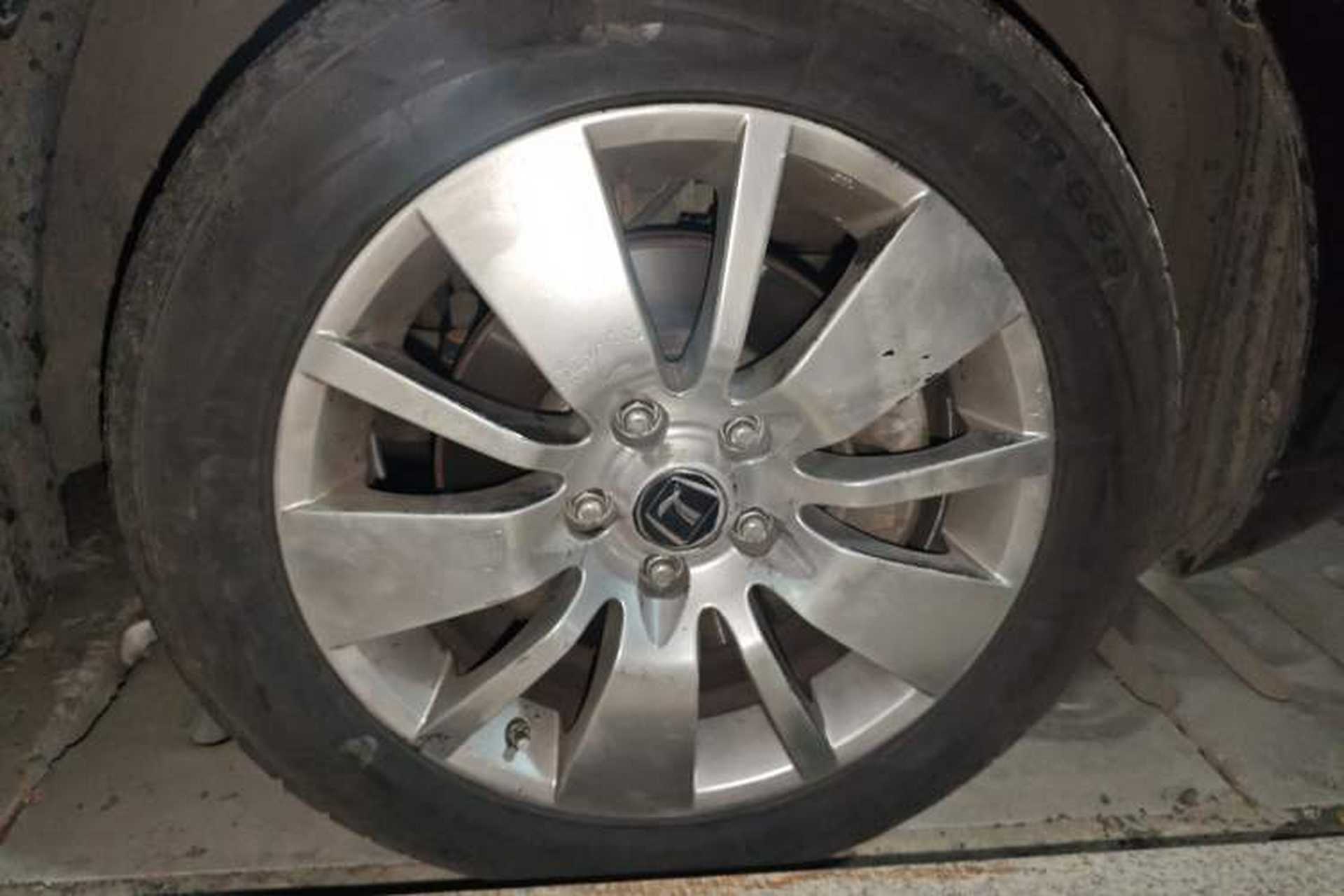 Used Luxgen MASTER CEO 2013 2.2T Executive Edition Right Front Wheel Hub