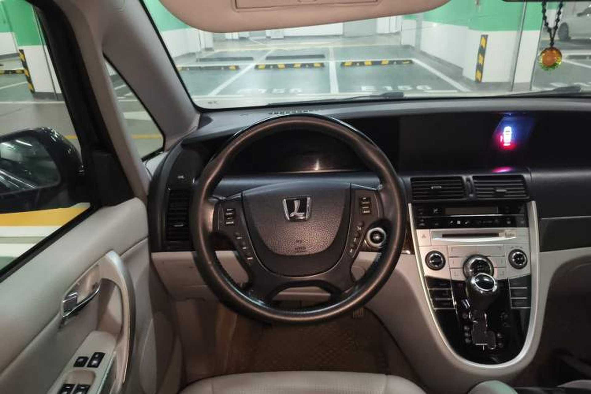 Used Luxgen MASTER CEO 2013 2.2T Executive Edition Steering Wheel