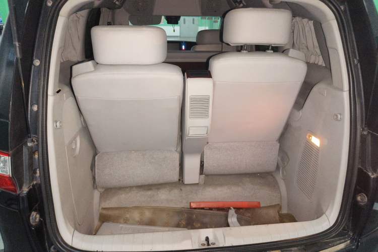 Used Luxgen MASTER CEO 2013 2.2T Executive Edition Trunk