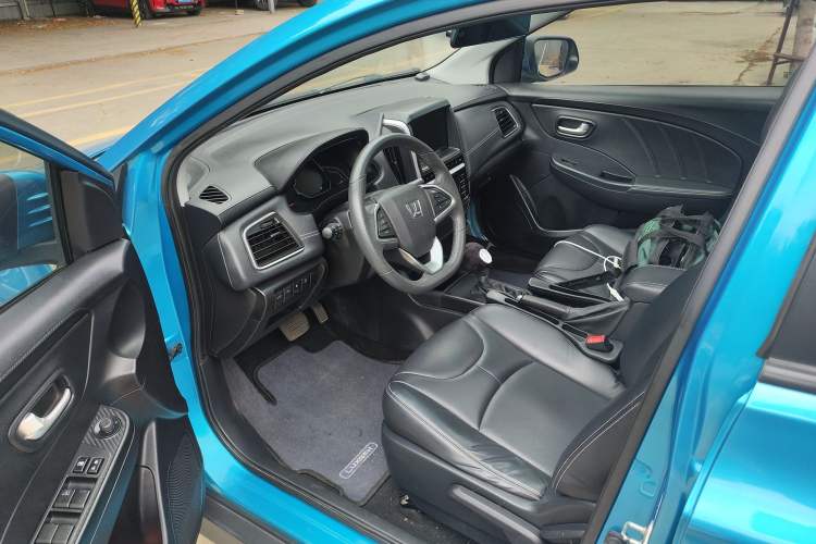 Used Luxgen S3 2016 1.6L CVT Flagship Edition Interior 3