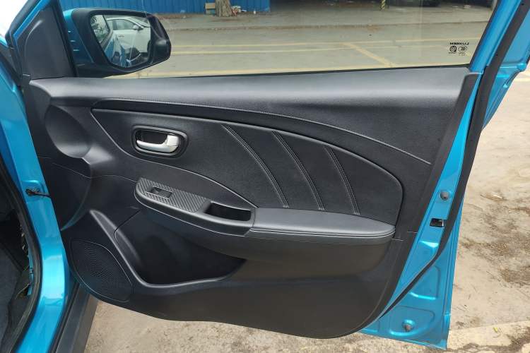 Used Luxgen S3 2016 1.6L CVT Flagship Edition Interior 5