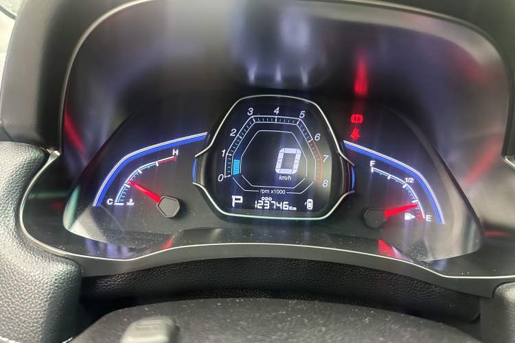 Used Luxgen S3 2016 1.6L CVT Flagship Edition Odometer Close Up