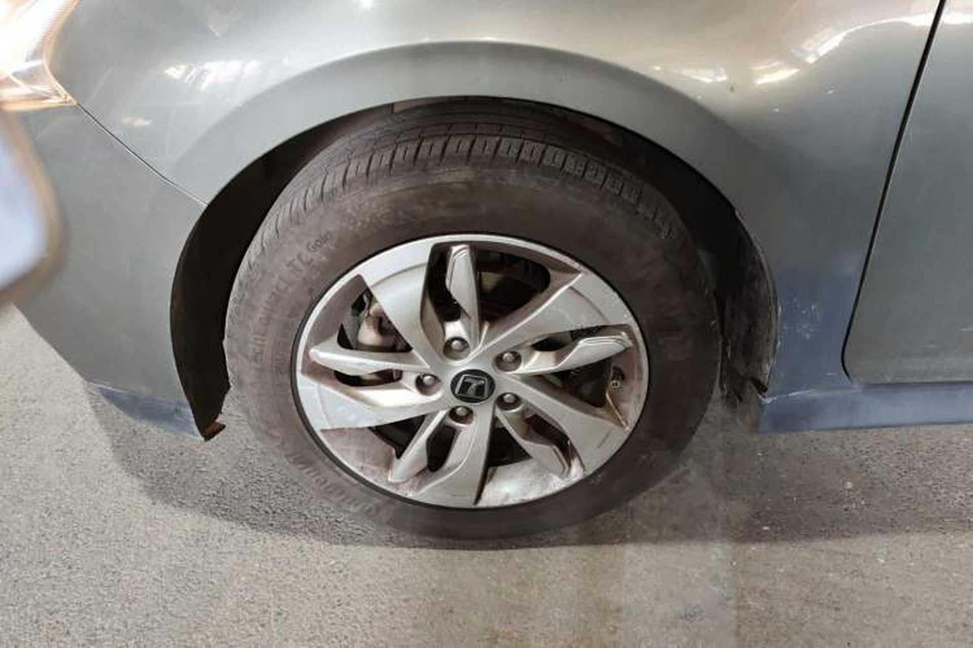 Used Luxgen S3 2016 1.6L Manual Luxury Model with Sunroof Left Front Wheel Hub