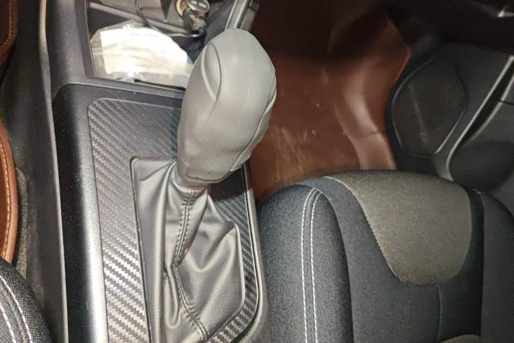 Used Luxgen S3 2016 1.6L CVT Smart Enjoyment Model Gear Lever