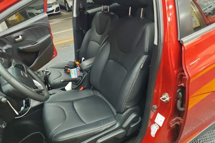 Used Luxgen S3 2016 1.6L CVT Flagship Edition Left Front Seat
