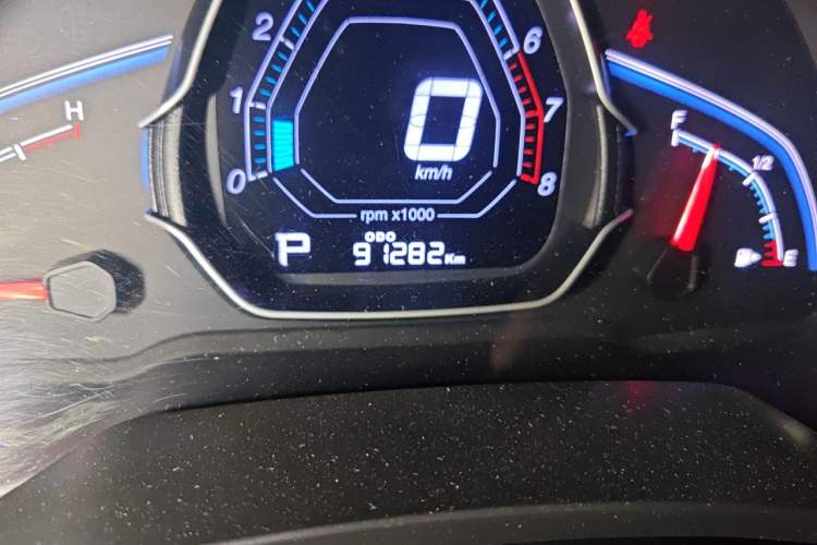 Used Luxgen S3 2016 1.6L CVT Smart Enjoyment Model Odometer Close Up