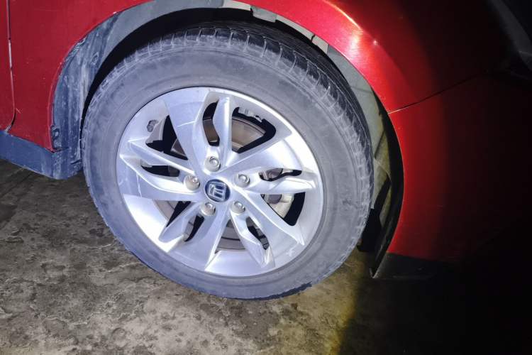 Used Luxgen S3 2016 1.6L CVT Smart Enjoyment Model Right Front Wheel Hub