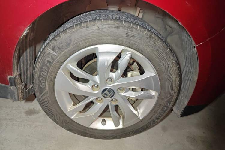 Used Luxgen S3 2016 1.6L CVT Smart Enjoyment Model Right Front Wheel Hub