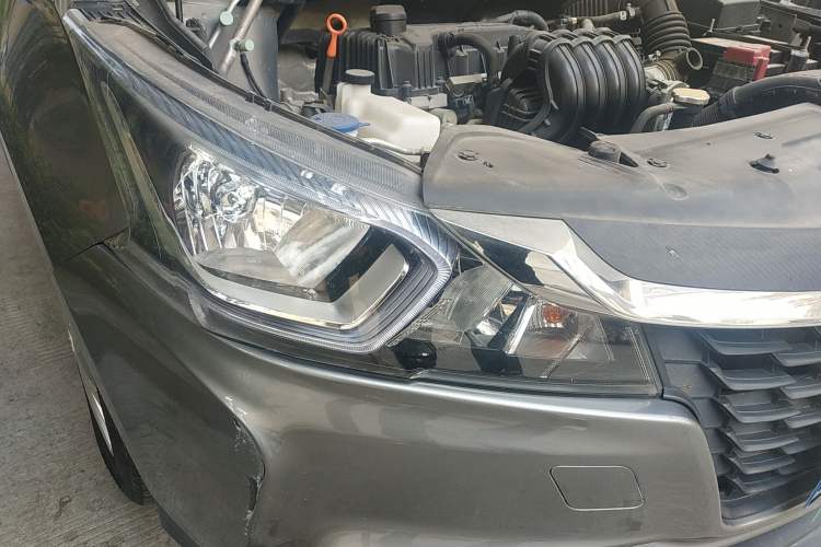 Used Luxgen S3 2016 1.6L Manual Smart Edition Right Front Headlight