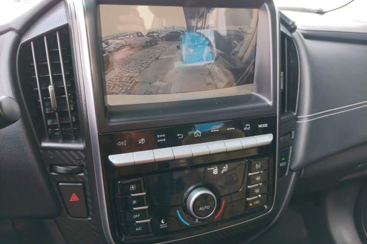 Used Luxgen S3 2016 1.6L CVT Deluxe Model with Sunroof Audio And AC Panel