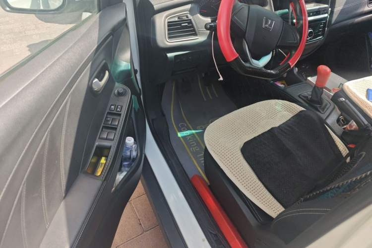 Used Luxgen S3 2016 1.6L Manual Smart Edition Driver Seat