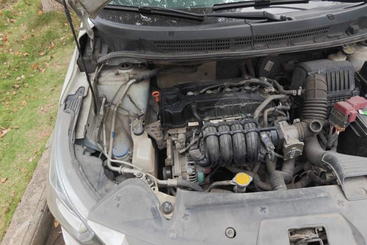 Used Luxgen S3 2016 1.6L CVT Deluxe Model with Sunroof Engine Bay Right