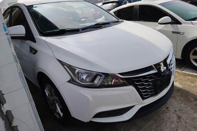 Used Luxgen S3 2016 1.6L CVT Deluxe Model with Sunroof Exterior 1