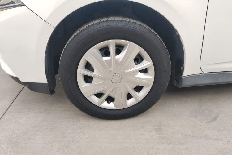 Used Luxgen S3 2016 1.6L Manual Smart Edition Exterior 4
