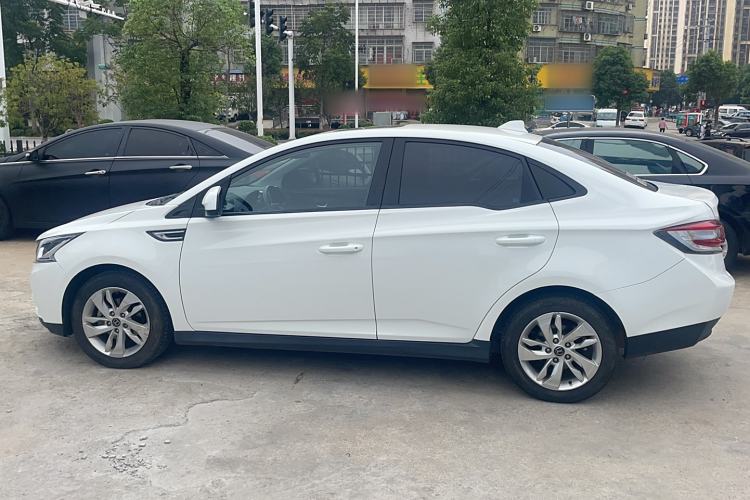 Used Luxgen S3 2016 1.6L CVT Deluxe Model with Sunroof Exterior 5