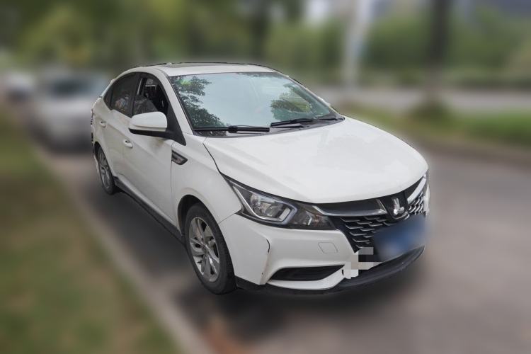 Used Luxgen S3 2016 1.6L CVT Deluxe Model with Sunroof Front Right 45 Deg