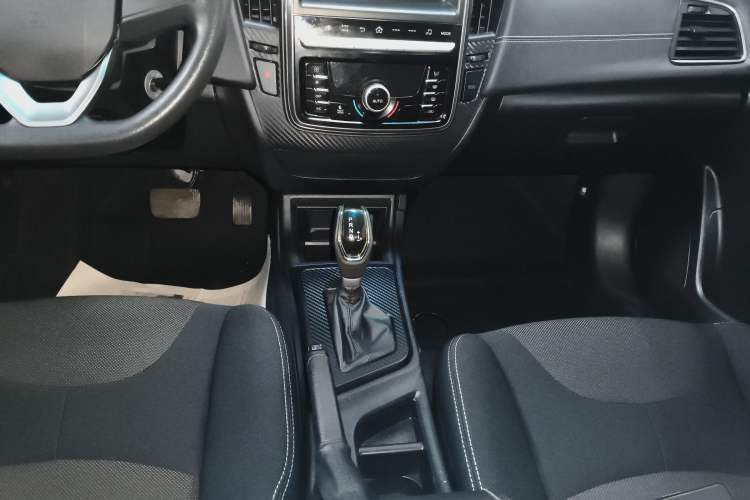 Used Luxgen S3 2016 1.6L CVT Smart Enjoyment Model Gear Lever