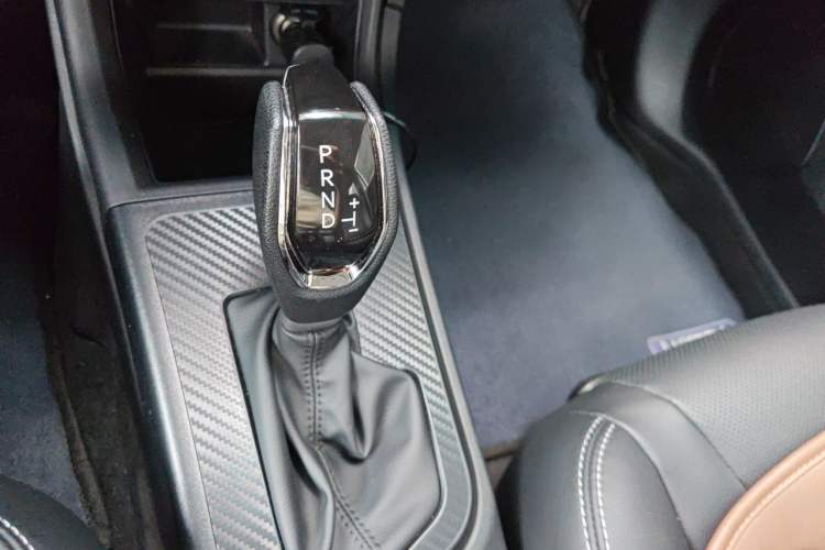 Used Luxgen S3 2016 1.6L CVT Flagship Edition Gear Lever
