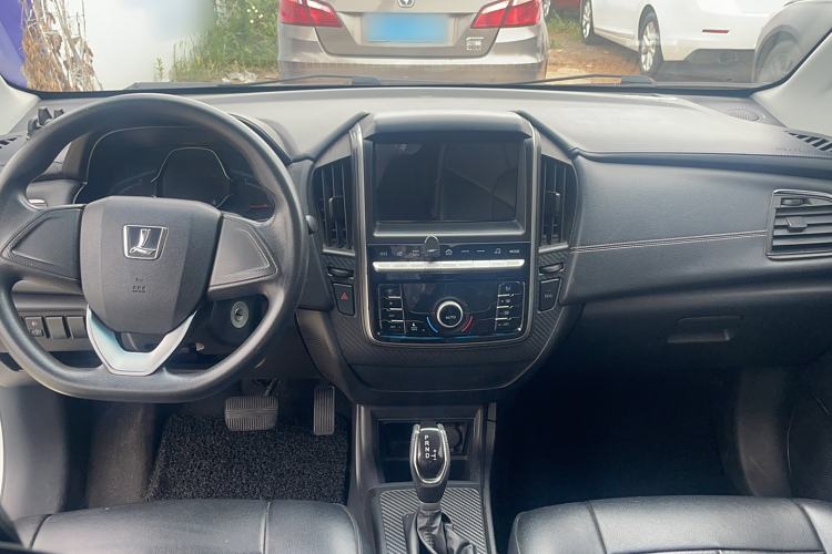 Used Luxgen S3 2016 1.6L CVT Deluxe Model with Sunroof Interior 3