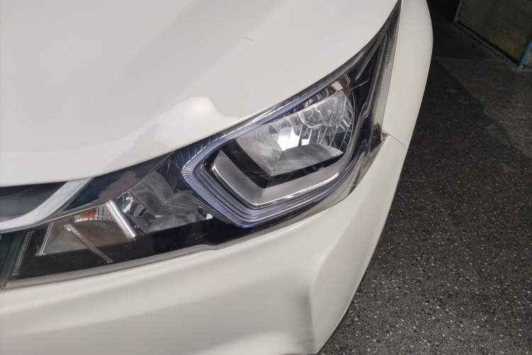 Used Luxgen S3 2016 1.6L CVT Smart Enjoyment Model Left Front Headlight