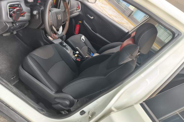 Used Luxgen S3 2016 1.6L CVT Smart Enjoyment Model Left Front Seat