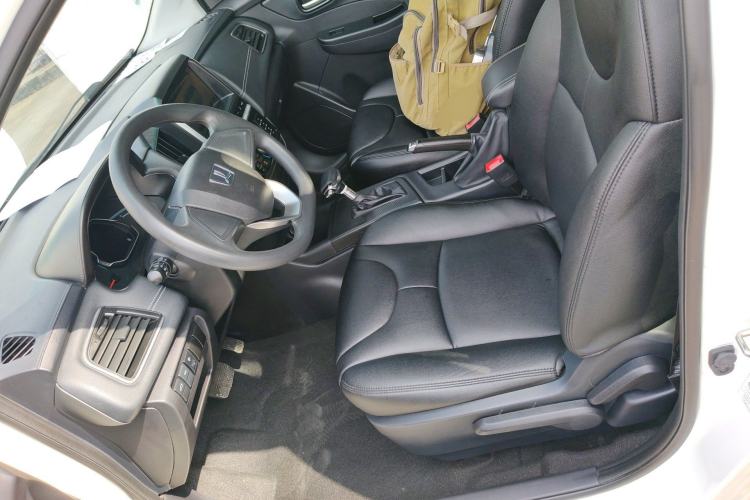 Used Luxgen S3 2016 1.6L CVT Deluxe Model with Sunroof Left Front Seat